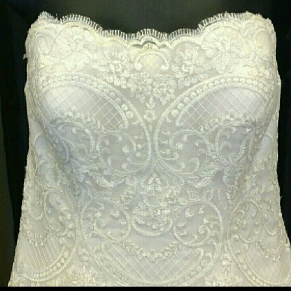 Allure romance wedding dress